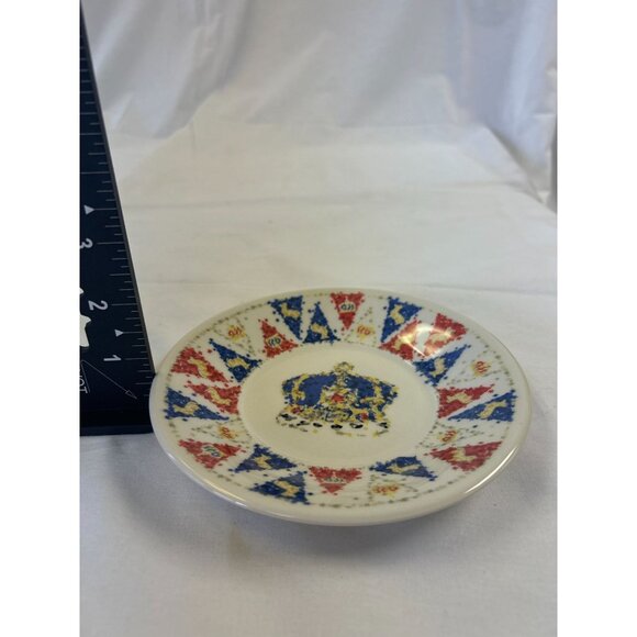 Vintage Queen Elizabeth II Coronation Commemorative Saucer Plate 1953 Red/Blue/G - Picture 2 of 2